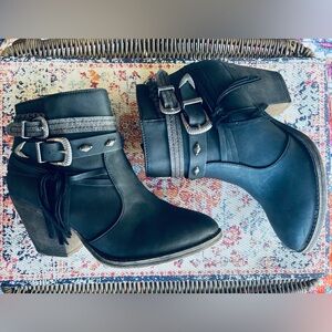 Moto cowgirl belted ankle boots